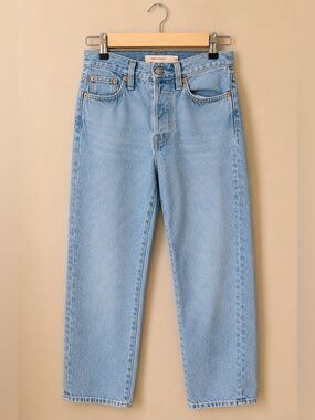 Levi’s Premium Big E Wedgie Straight High Rise Jeans Light Wash Size 24